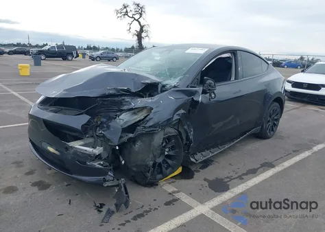 2024 Tesla Model Y Long Range Dual Motor All-Wheel Drive из США, поврежденный, VIN 7SAYGDEEXRF066860